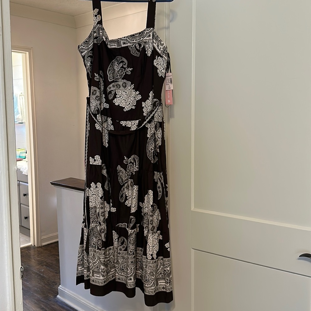 Beautiful brown and white dress from Dress Barn.